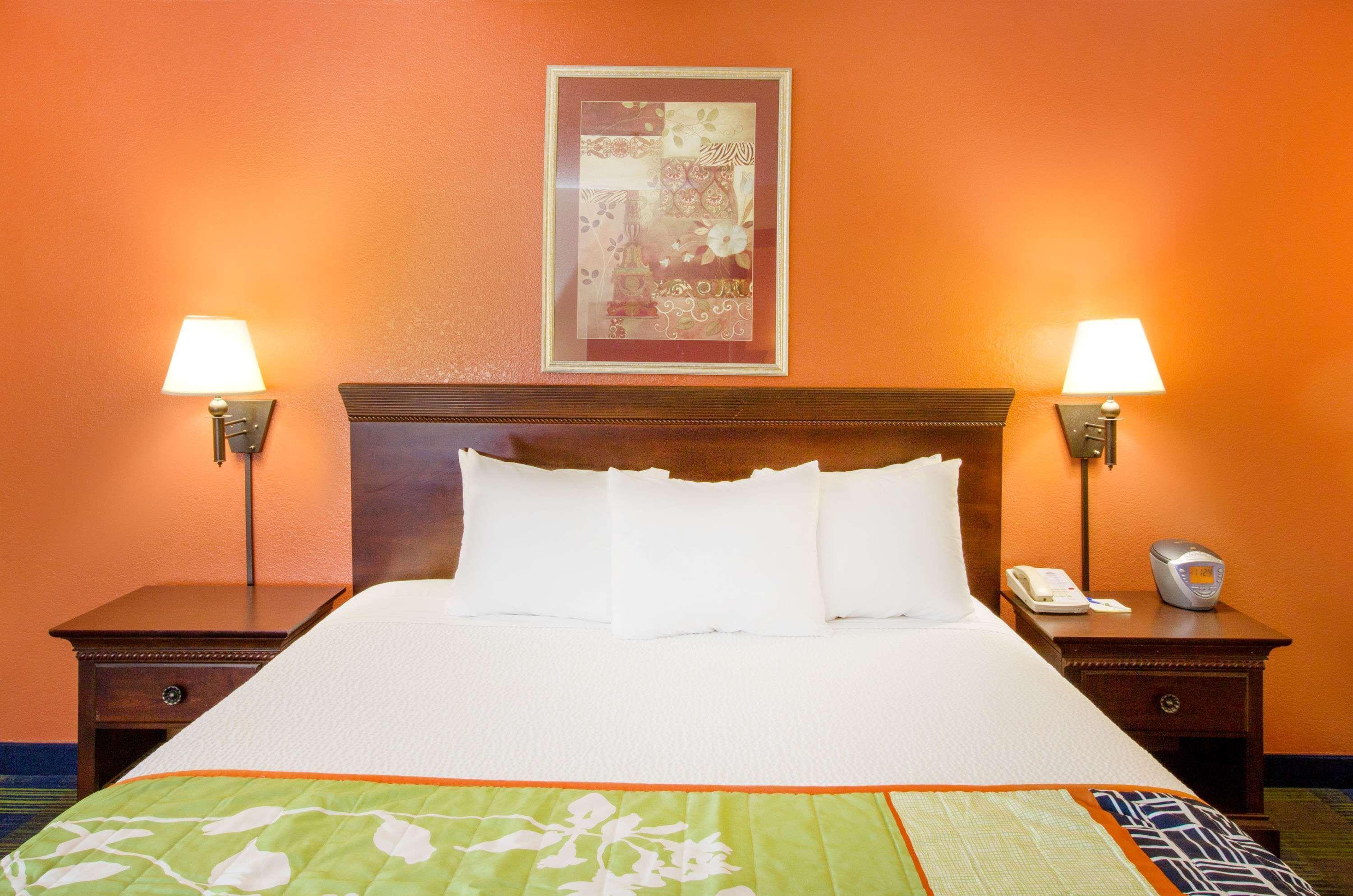 Days Inn By Wyndham Fremont Zewnętrze zdjęcie