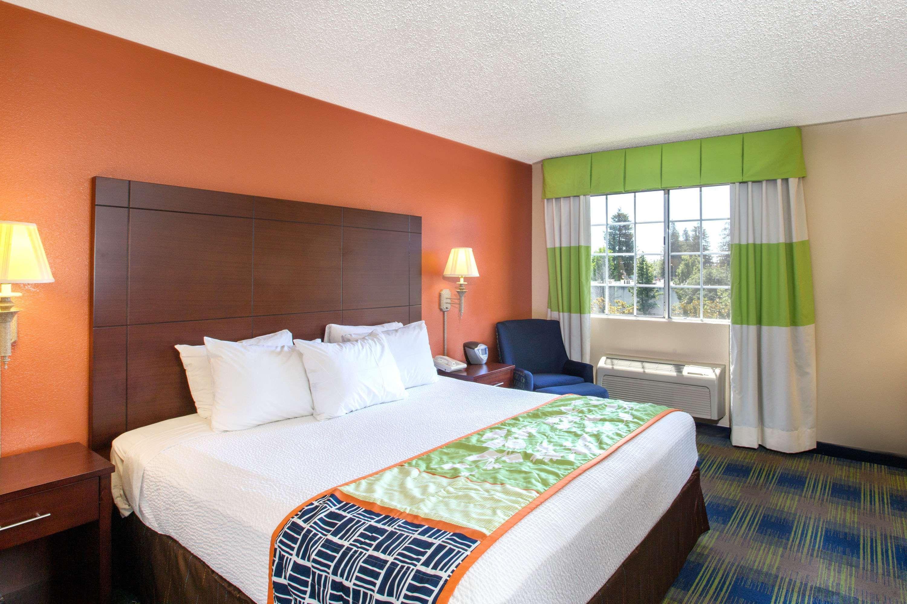 Days Inn By Wyndham Fremont Zewnętrze zdjęcie