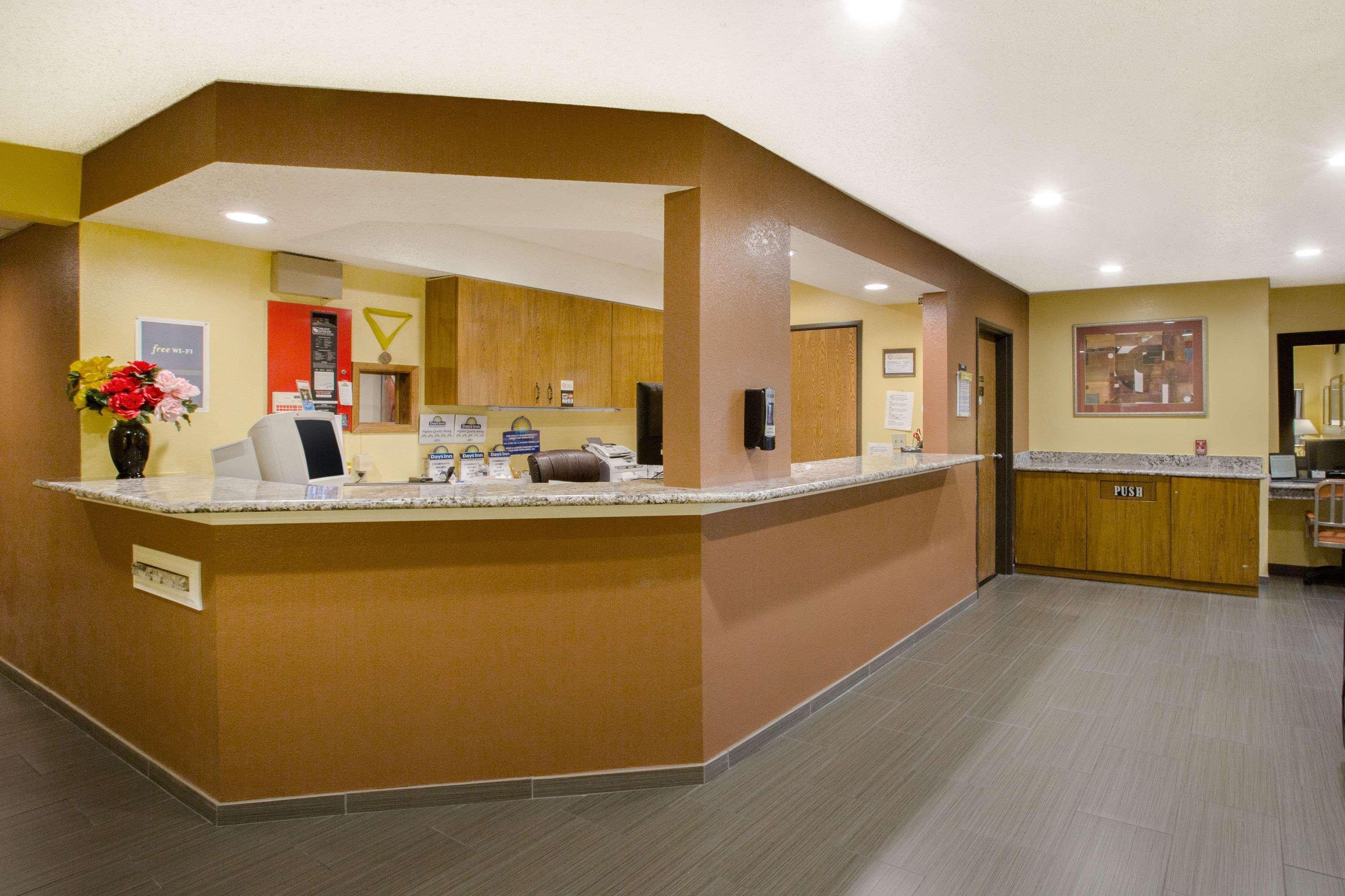 Days Inn By Wyndham Fremont Zewnętrze zdjęcie